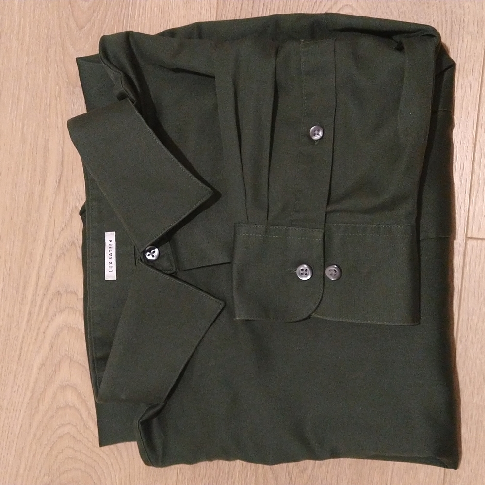 Van Heusen Men's Dress Shirt 18.5 34/35 Dark Green. Great Condition!